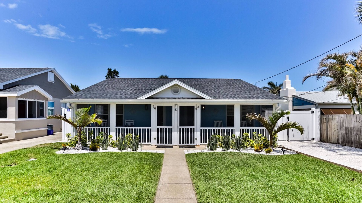 Boardwalk House | A 2/1 NSB beachside pool home, steps to Flagler Ave - pets welcome!