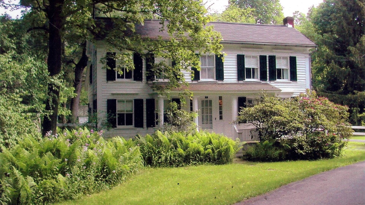 Old Chatham Cottage | A 200 year old center hall colonial between the Berkshires and the Hudson River