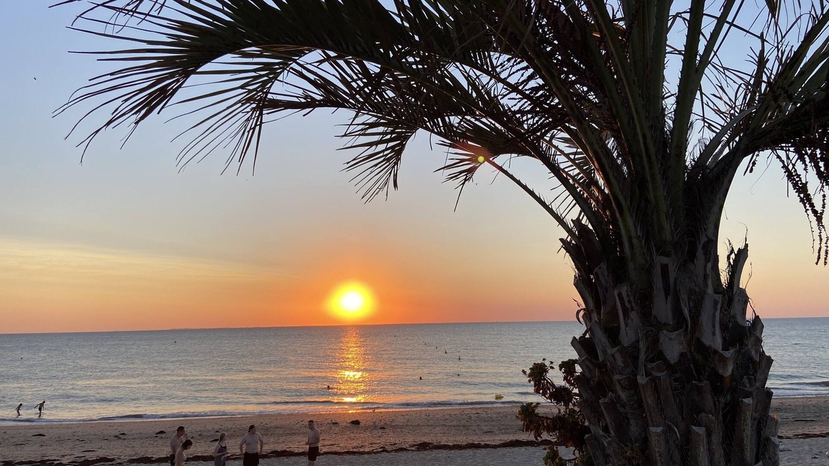 Donville-les-Bains Apartment | A 200m de la Plage, Parking Privé, Wifi, 1.5 km de Granville