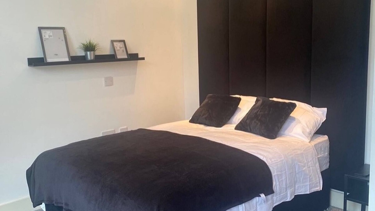 Cheadle House | A 3 Bedroom Townhouse in Cheadle