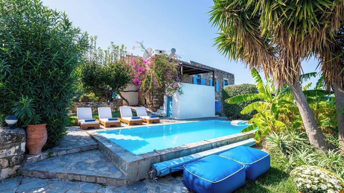 Roumeli House | A 3bedroom country house, with pool close to beach