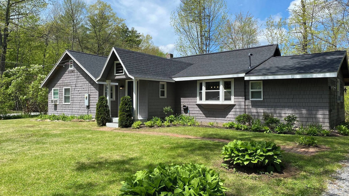 Greenfield Center House | A 3BR modern traditional getaway only 6 minutes to Downtown Saratoga