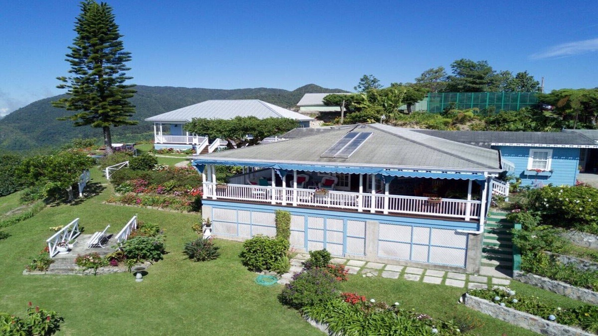 Newcastle Villa | A 4,000 sq. ft. 3 bed, 3 bath home away from home with unmatched hospitality.