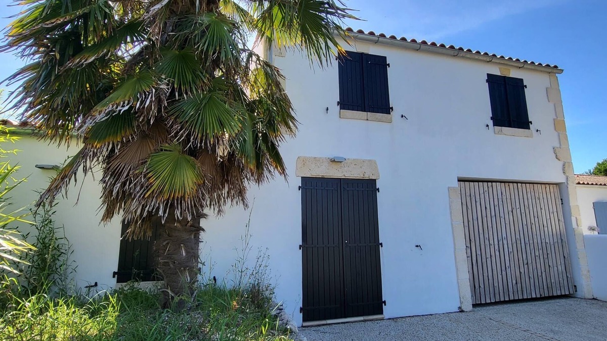 Dolus-d'Oleron Villa | A 4.6 km de Boyardville et 7.3 km de Saint Pierre, Villa Entièrement Rénovée
