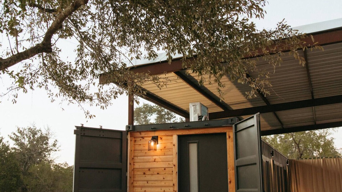 Prairie Lea RV Rental | A 45 acre, wooded retreat with tons of amenities including pickleball!