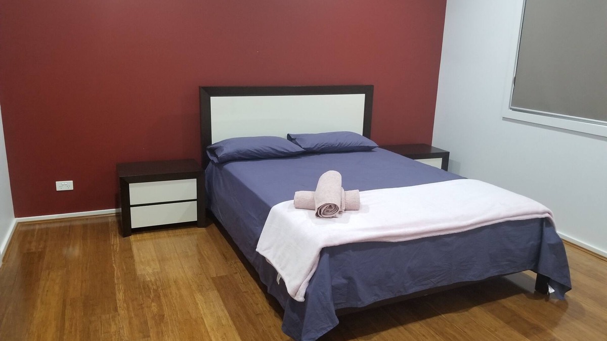 Jacka House | A 5-bedroom spacious family friend house is near to all amenities.
