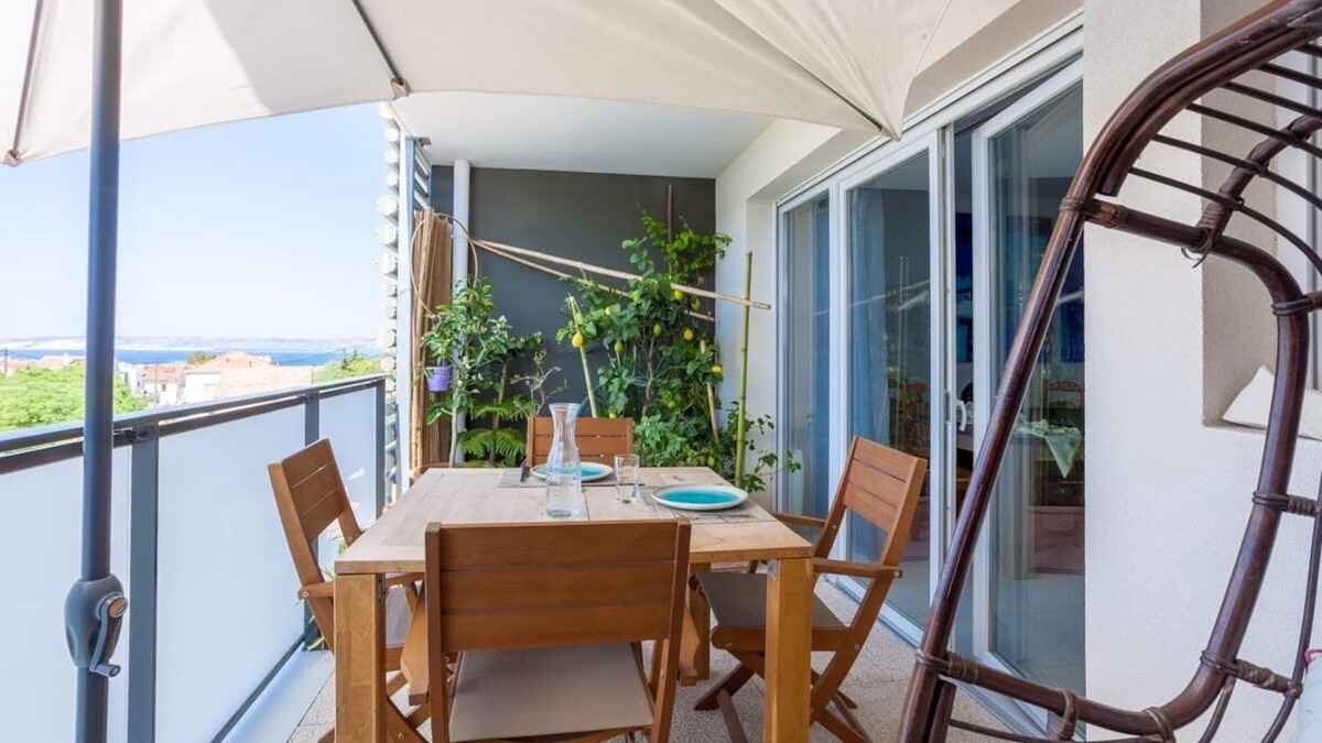 8th Arrondissement Apartment | A 600 M BEACH IN STANDING RESIDENCE