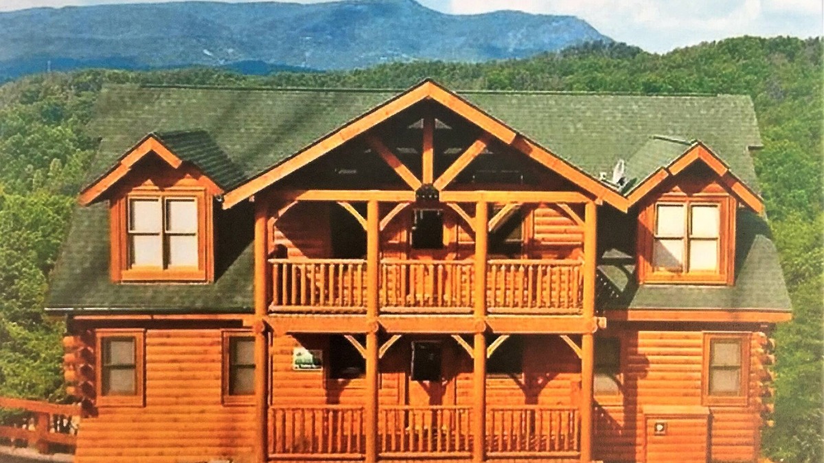 Pigeon Forge Cabin | A+ AMAZING VIEWS&Loc! Families&Groups Pool HotTub Arcades 8 King Bedrooms