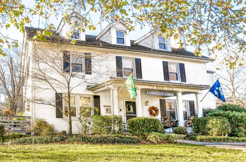 Lexington Bed & Breakfast | A B&B at Llewellyn Lodge