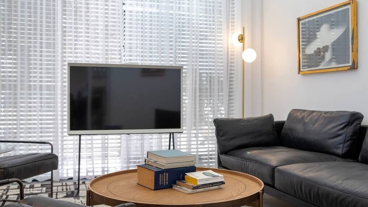 Neve Tzedek Apartment | A Bauhaus Gem - Prime Location