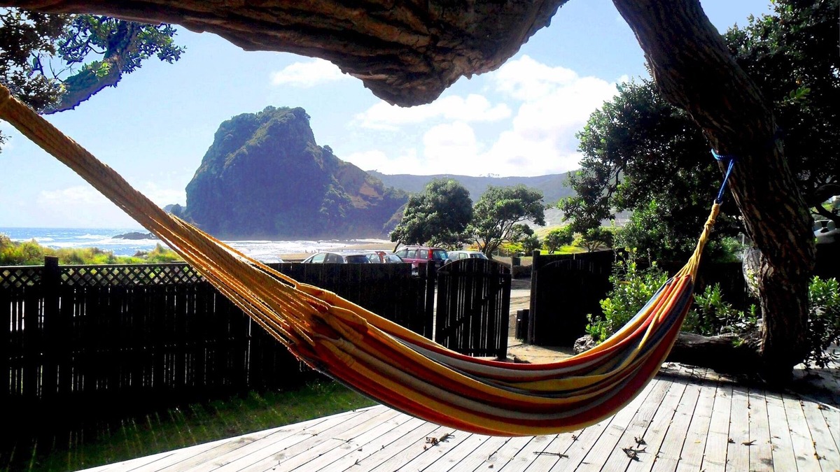 Piha House | A Beach House at Piha - beachfront romantic hideaway, prime South Piha Beach.