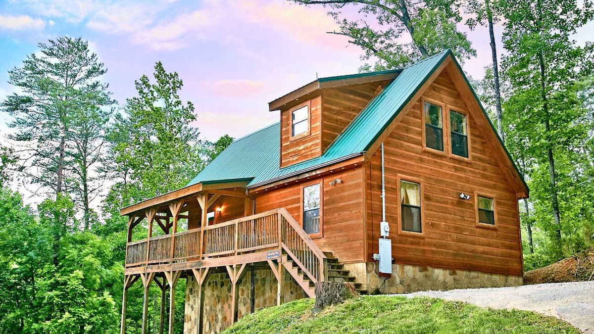 Caton Cabin | A Bear's Eye View: Your Elevated Smoky Mountain Escape!