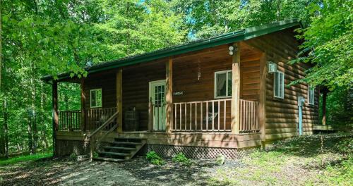 Laurelville House | A Beary Cozy Cabin in Hocking Hills