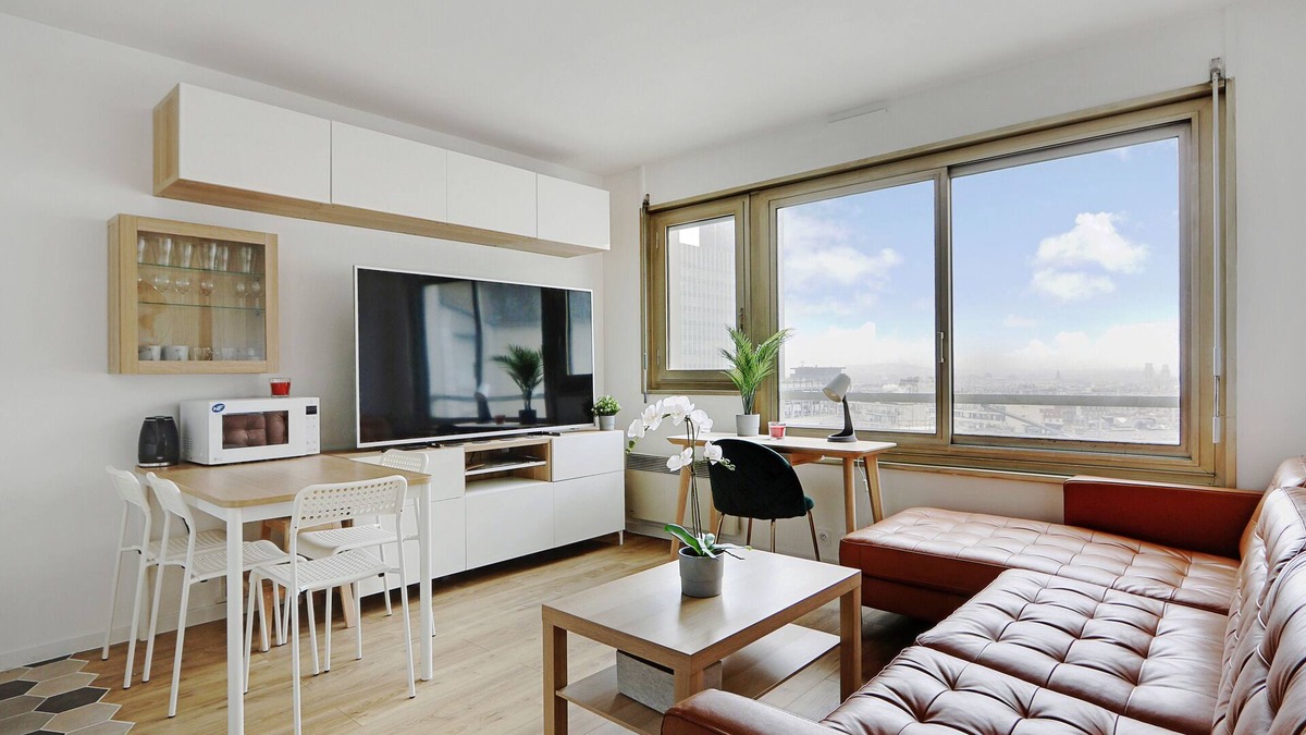 Plaisance Apartment | A Beautiful 1/2-BR in Montparnasse with a panoramic view on Paris