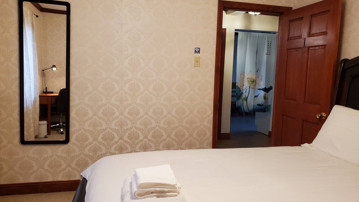 Strawberry Hill Apartment | A beautiful 3BR Apartment near Harvard and MIT