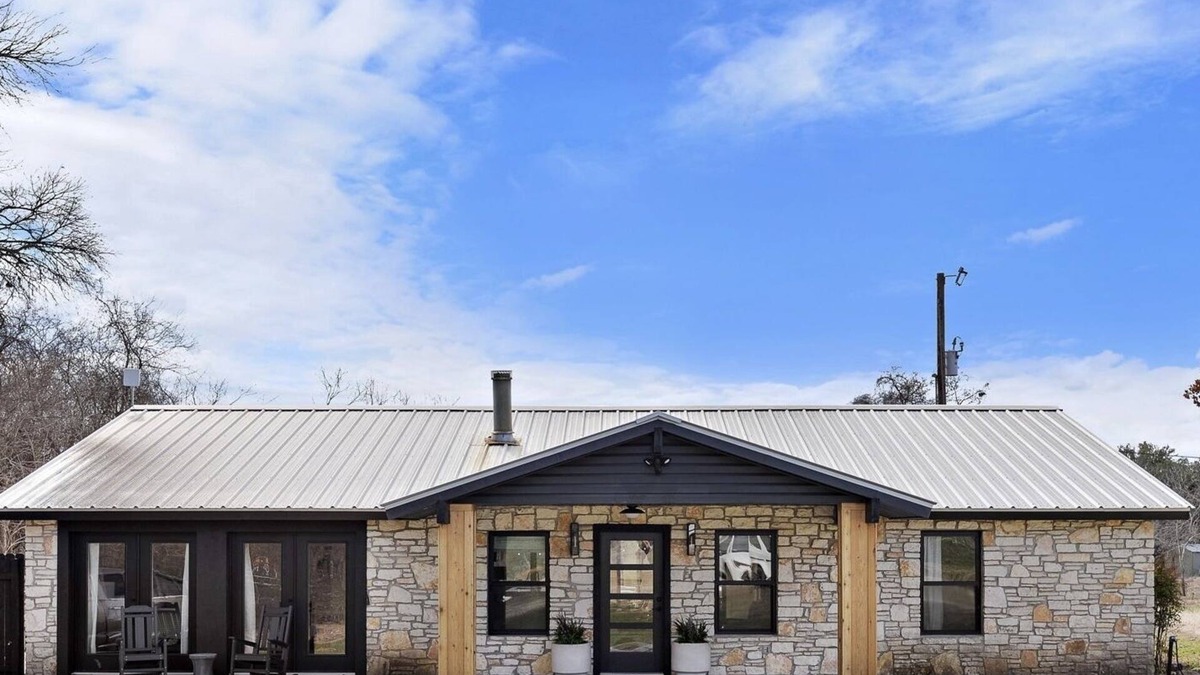 Blanco House | A beautiful and functional central Texas hideaway with large outdoor deck