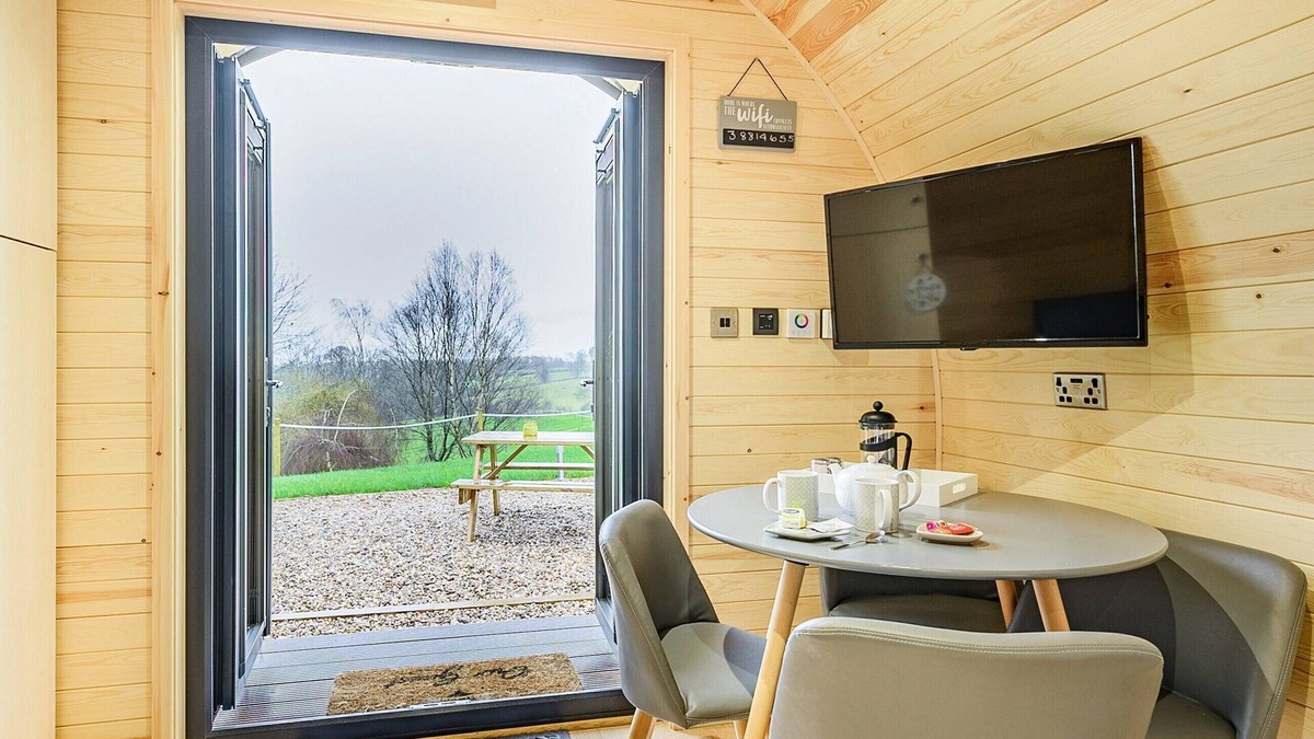East Haddon Cottage | A beautiful and very comfortable glamping experience.