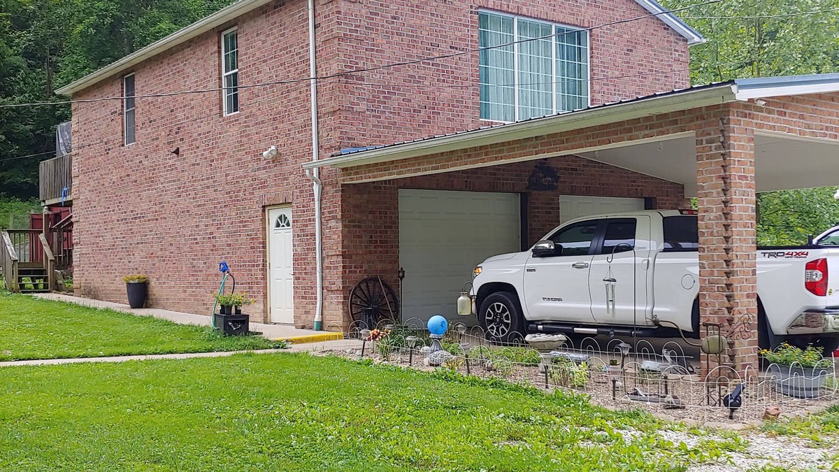 Wayne Apartment | A Beautiful Apartment in a Country Setting. Near 3 State Parks & 2 Golf Courses