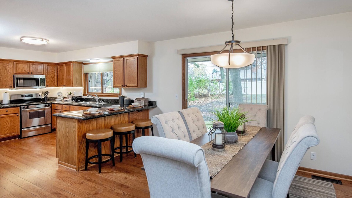 Apple Valley House | A beautiful five-bedroom house is perfect for the entire family!