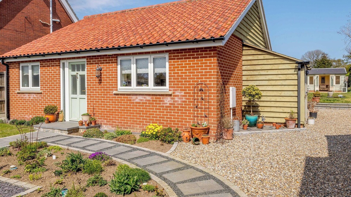 Great Yarmouth Cottage | A beautiful home offering superior comfort.