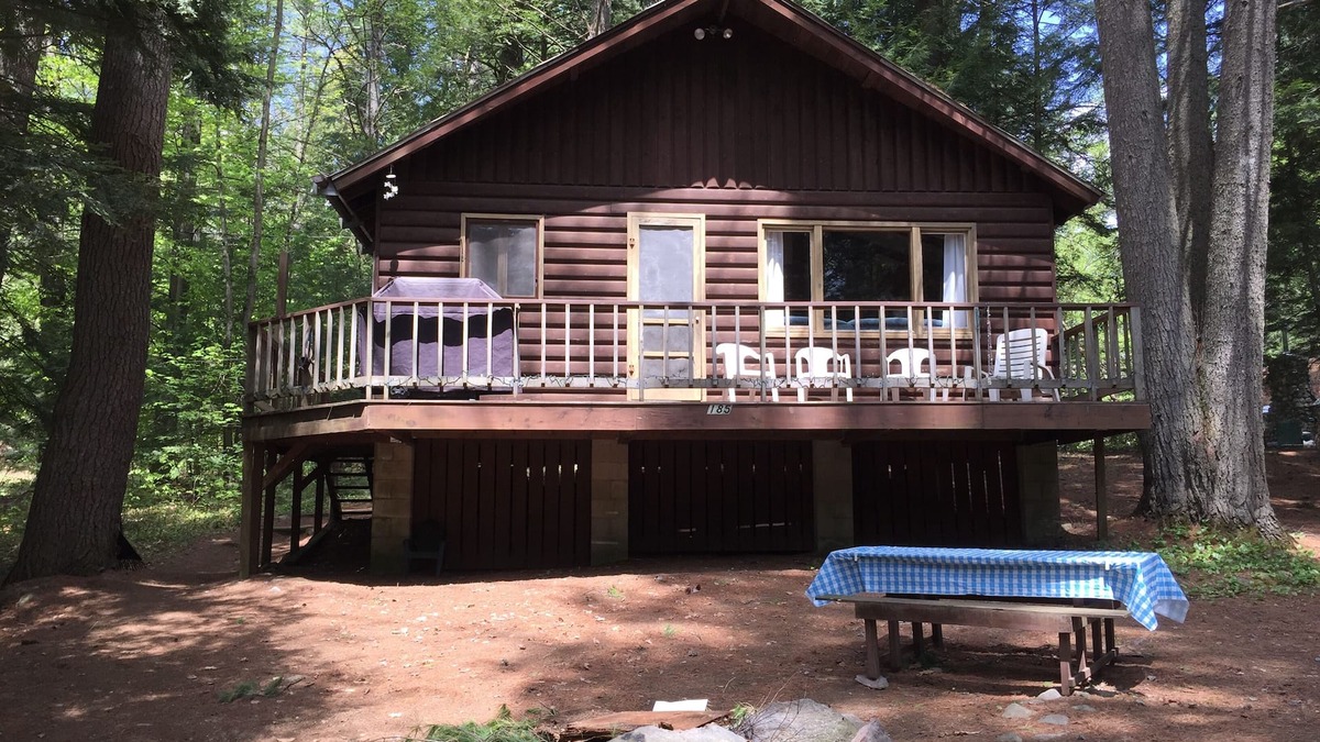 Chestertown Cottage | A beautiful lake view cabin on Friends Lake