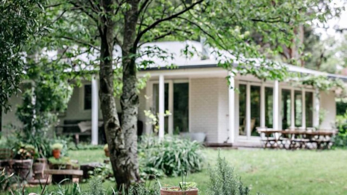 Trentham House | A beautiful large house and garden in the heart of Trentham