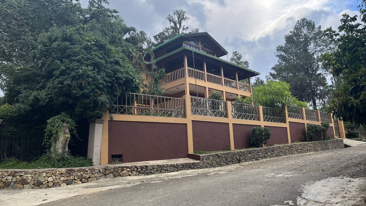 Constanza House | A beautiful retreat in the highest mountain chain in the Caribbean.