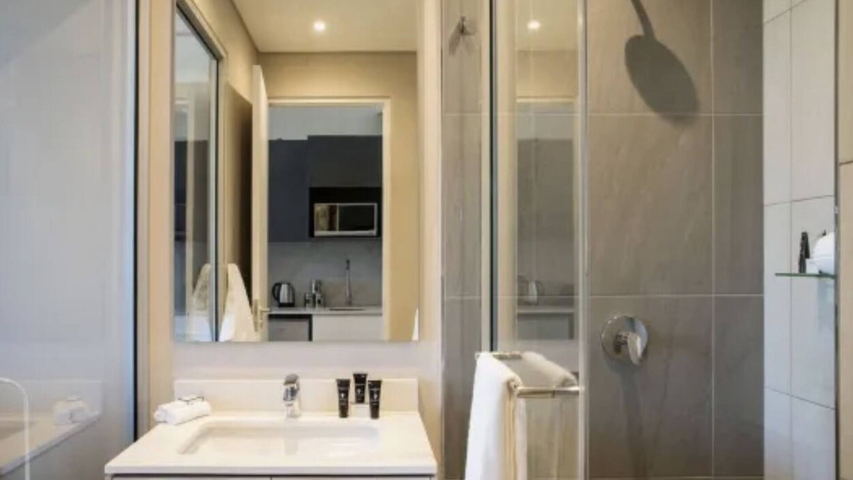 Menlyn Apartment | A beautiful studio apartment with Times Square and Menlyn Maine next to property