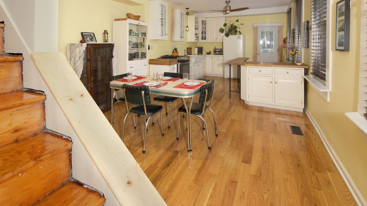 Charles Village House | A beautiful victorian with yard near JHU, Farmer's Market