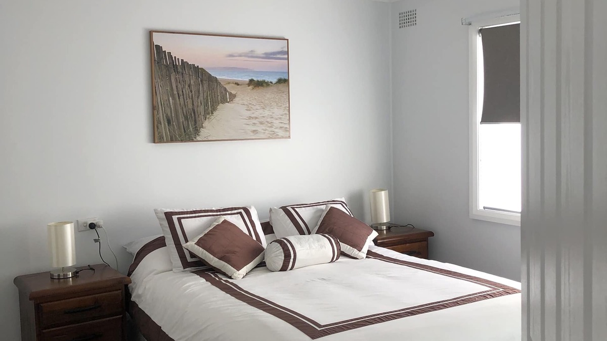 Orange East Apartment | A bed for the night(s)