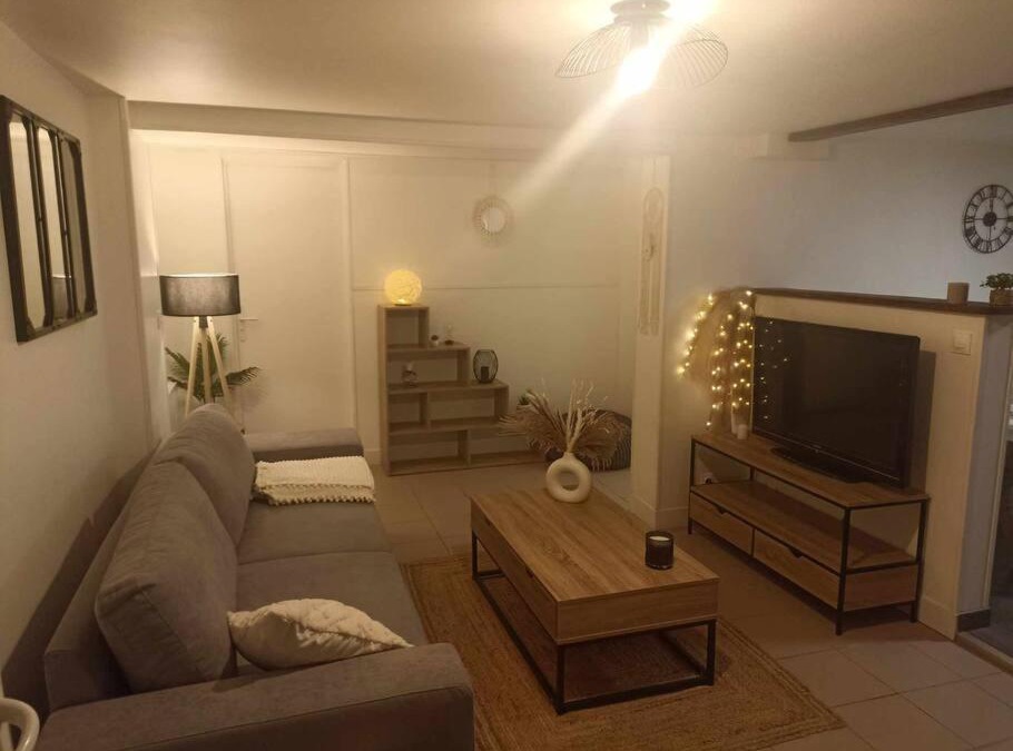 Saint-Sauveur-Marville House | A Bigeo
