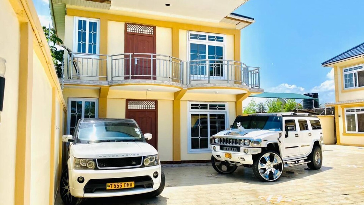 Kivukoni House | A brand new and classic villa with modern luxurious accesories of your choice