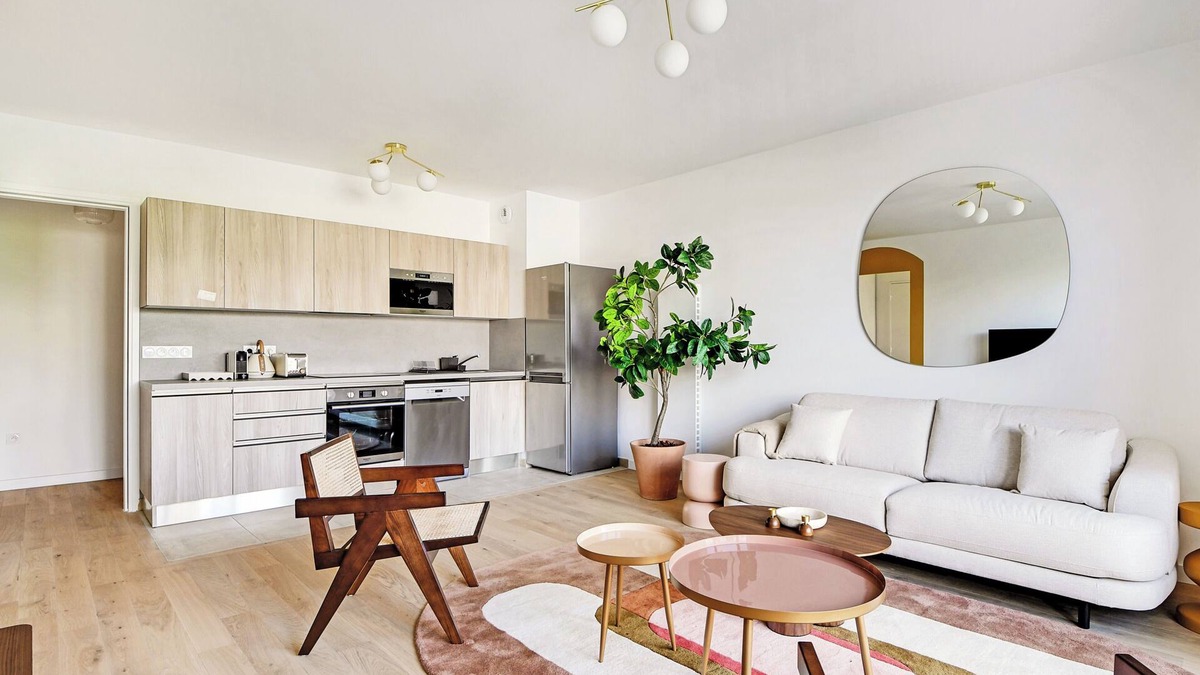 Clichy Apartment | A Bright 3-BR/2BA in Clichy