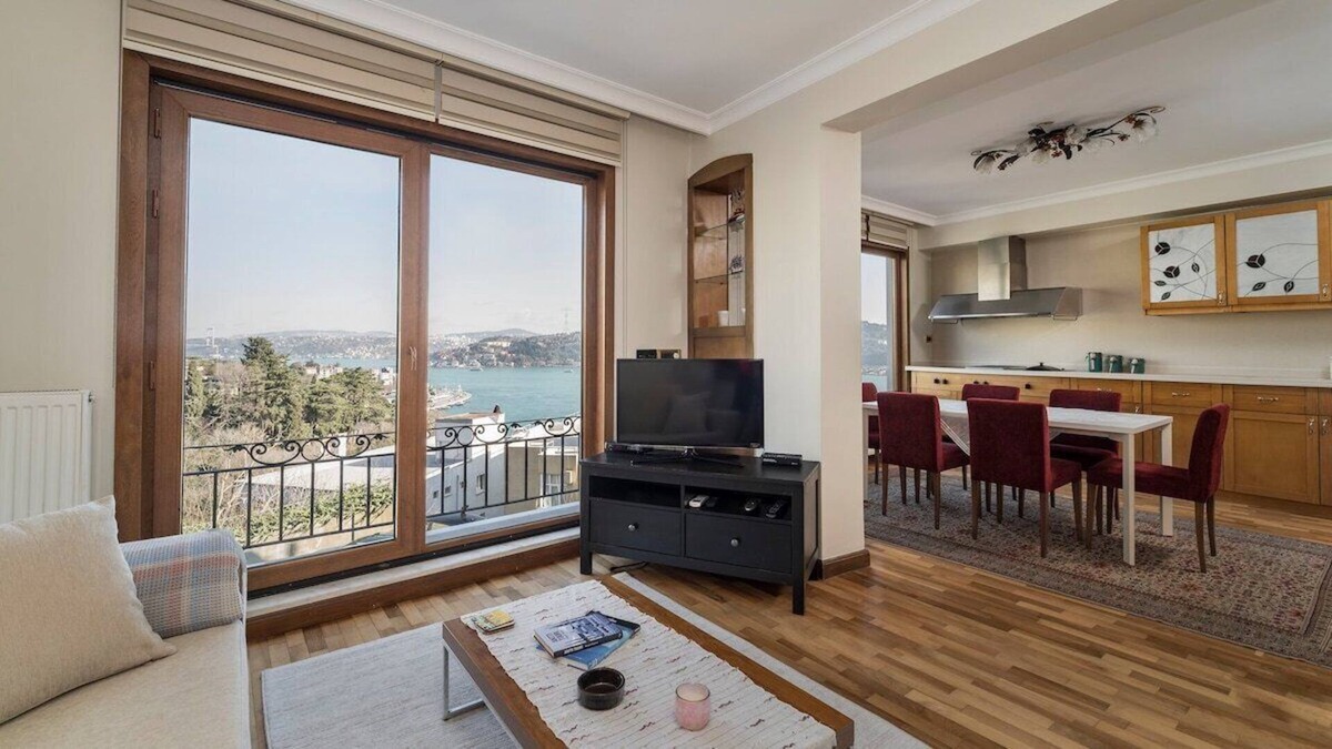 Kurucesme House | A bright free standing duplex over looking the beautiful Bosphorus