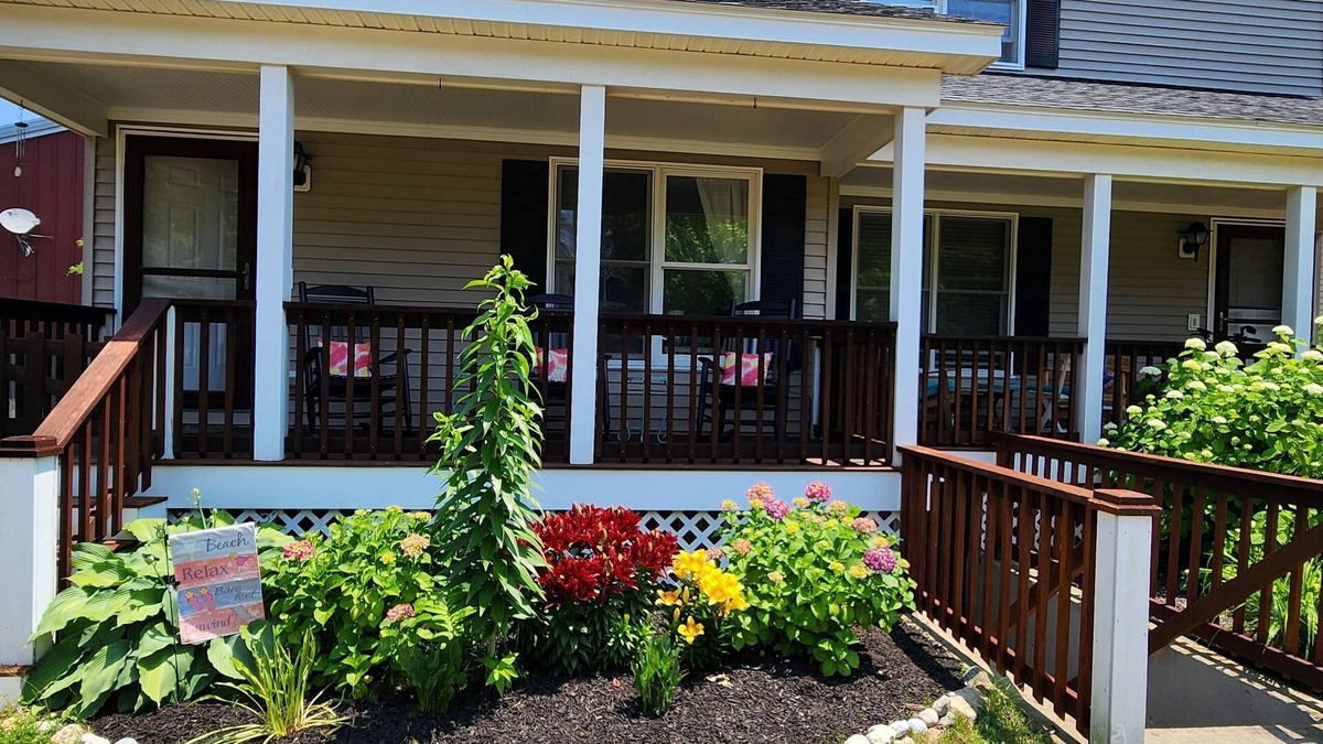 Oak Bluffs Condo | A BRILLANT WAYnCentral Location To Beach/Shops/Restaurants/Arcade/Family Bowling