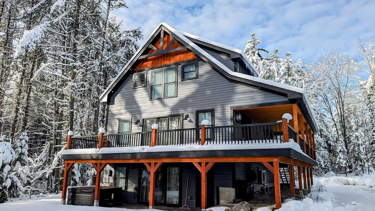 Bethel Cabin | A/C, Deck w/Seating, Grill, Hot Tub, Large Yard