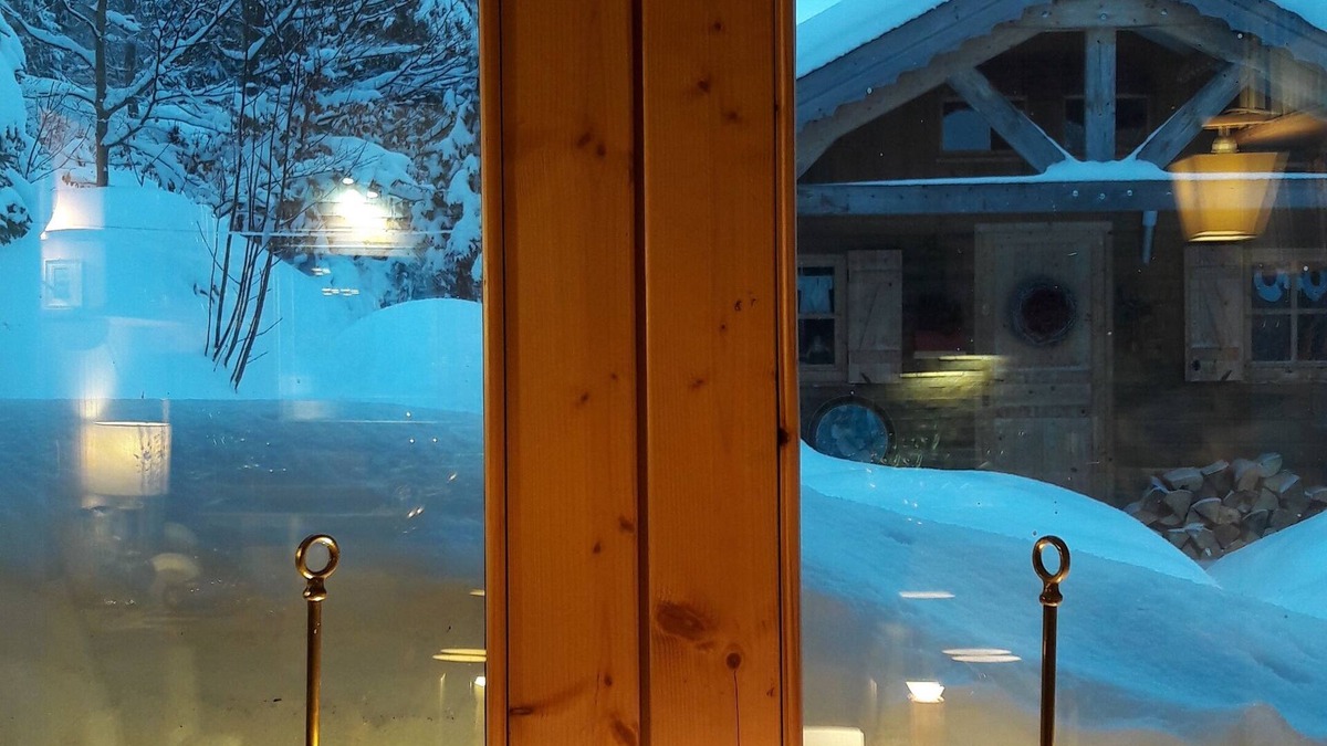 Premanon Ski Chalet | A CABANE D'ECRIVAINE: 200m from forest tracks and paths