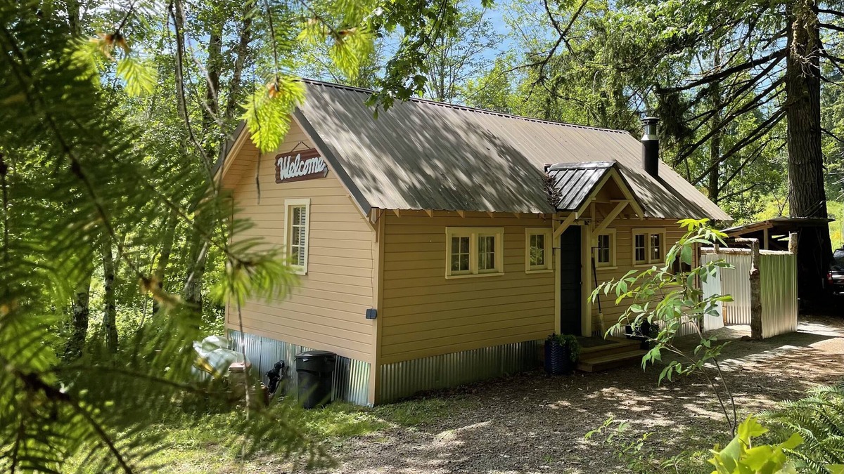 Adna Apartment | A Cabin in the Woods
