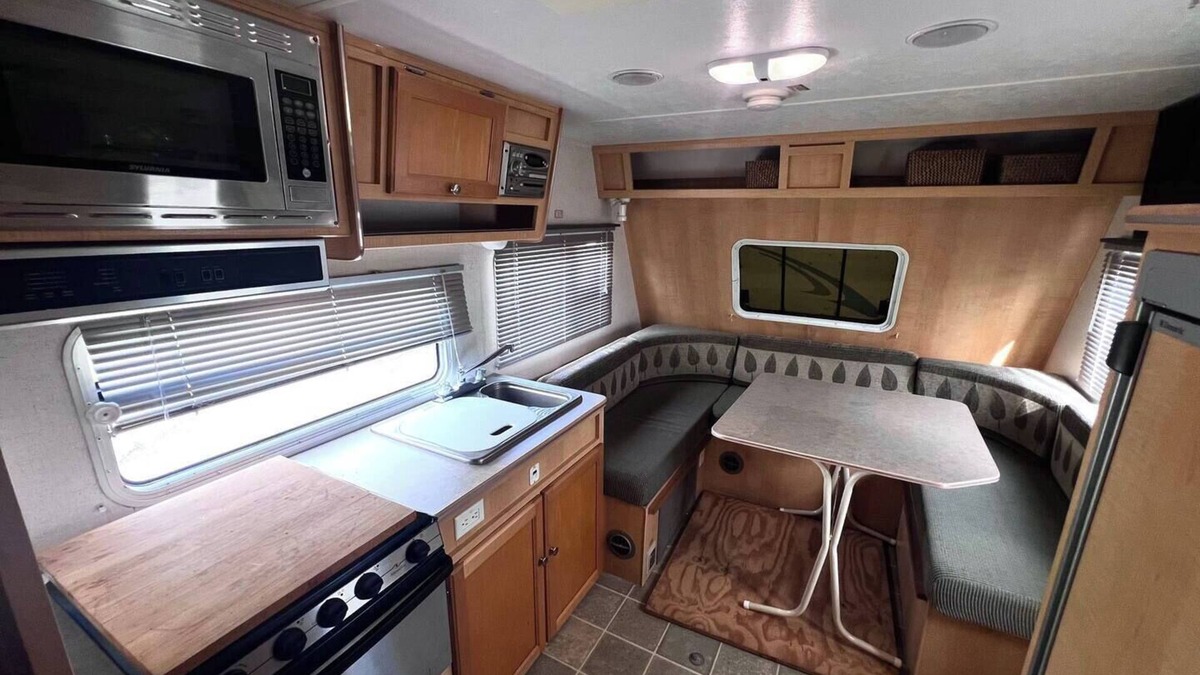 Bridgeport House | A Camper's Dream