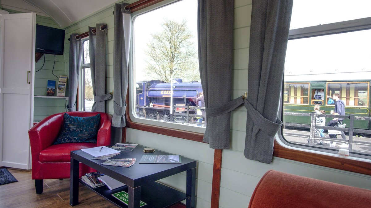 Ewhurst Green Ski Chalet | A carefully converted heritage railway coach in the countryside.