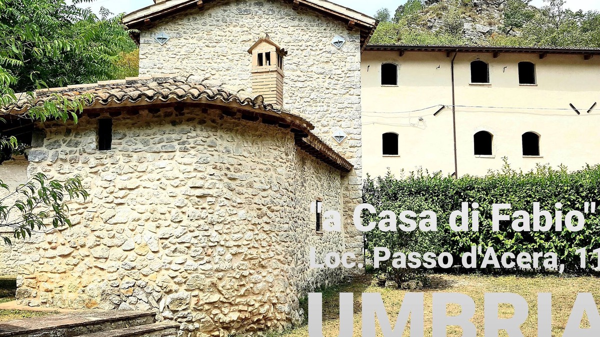 Campello sul Clitunno Apartment | "a Casa di Fabio" digitaldetoxholidays, a tower in the hills of Umbria.