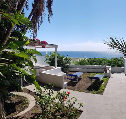 San Vincenzo House | A casa di Nino, Stromboli