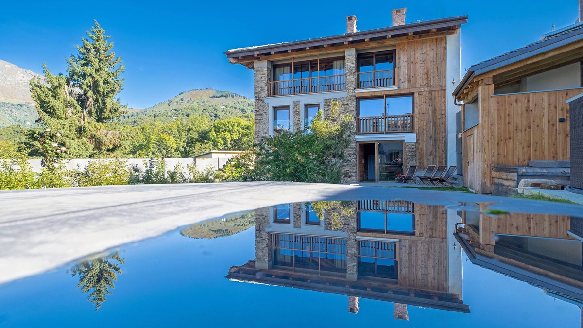 Castelnuovo Nigra Ski Chalet | A chalet where the mountains speak