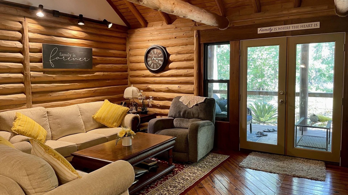 Trenton Cabin | A charming cabin tucked in the woods