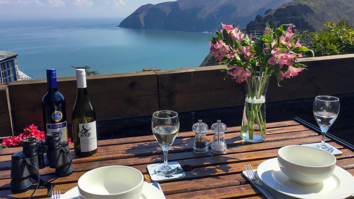 Lynton Apartment | A charming dog and couple friendly quirky apartment with sea views, in a popular location in North D