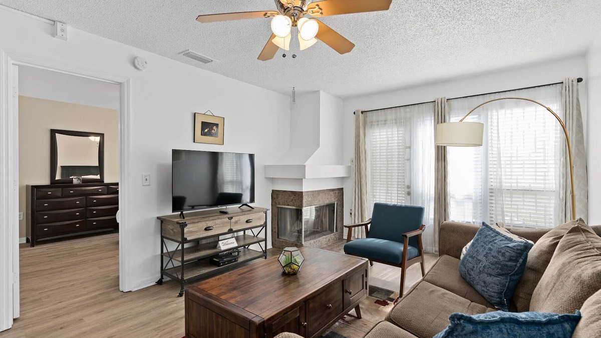 Orlando Condo | A Charming Orlando Condo near UCF & Spacious Outdoor Space