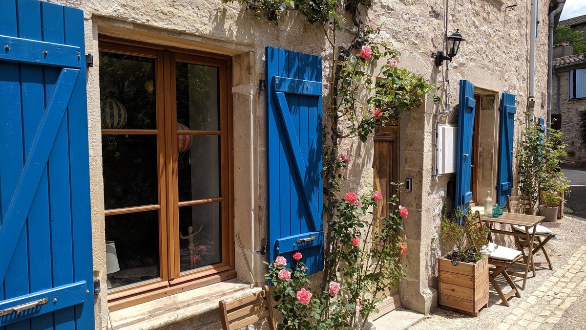 Puycelci House | A charming pet friendly country house with modern amenities.