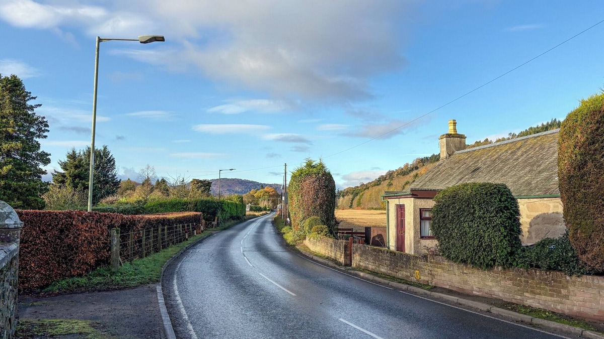 Caputh Cottage | A charming two-bed cottage set within a picturesque village and landscape.