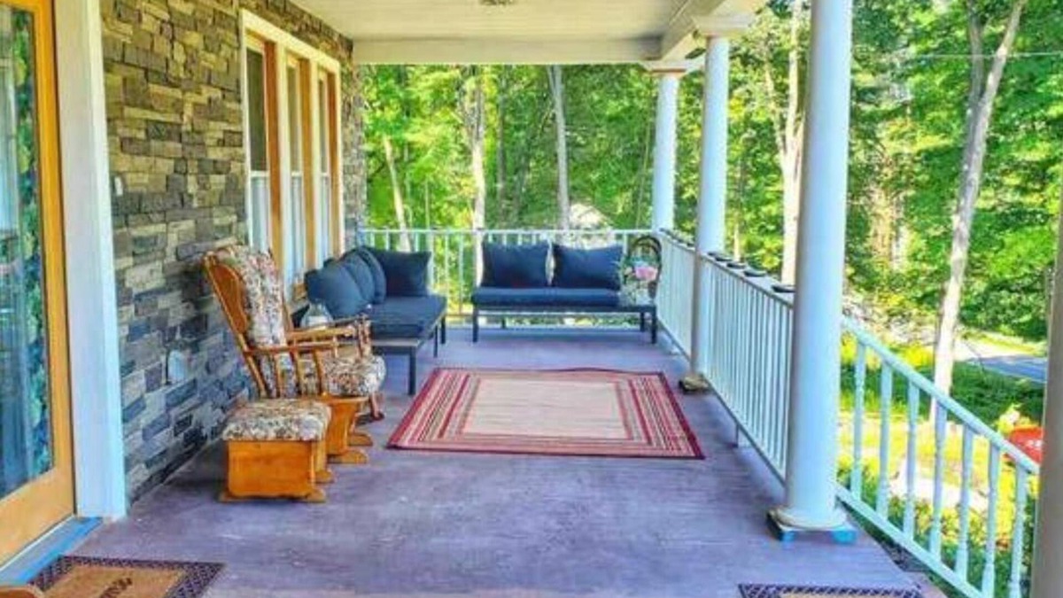 Mount Marion House | A Charming Victorian House