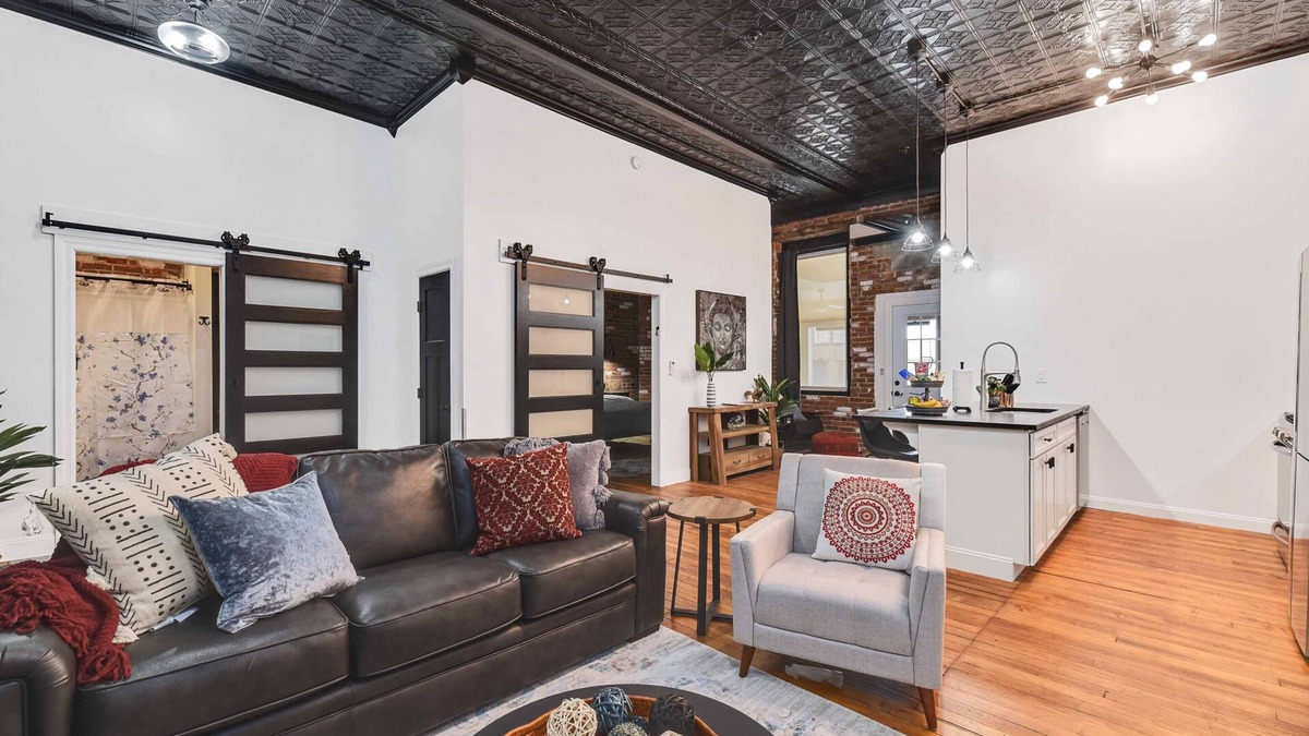 Kamm's Corners Apartment | A Cleveland Modern and Historic Apartment Unit 105